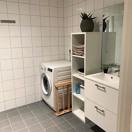 I Apartment *